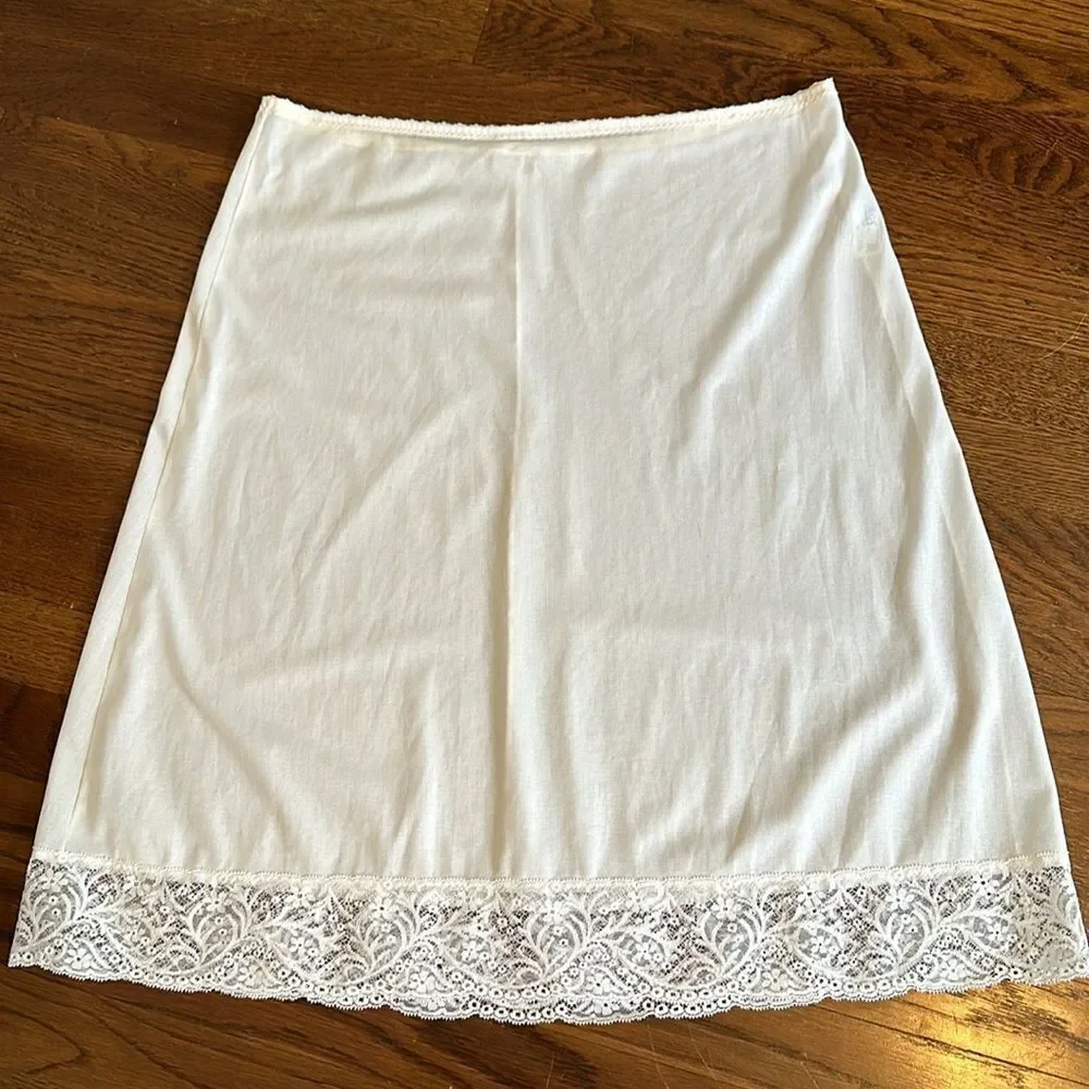 Vintage Olga white‎ half slip with lace hem / as is - Picture 4 of 6
